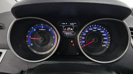 Hyundai 아반떼 1.6 VGT 2013 8