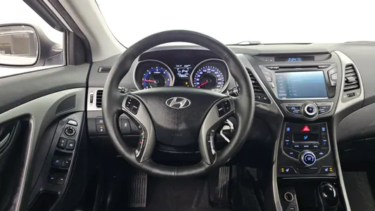 Hyundai 아반떼 1.6 VGT 2013 14