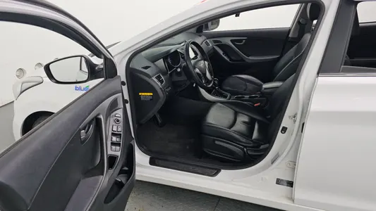 Hyundai 아반떼 1.6 VGT 2013 10