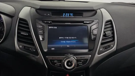 Hyundai 아반떼 1.6 VGT 2013 17