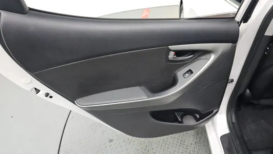 Hyundai 아반떼 1.6 VGT 2013 25