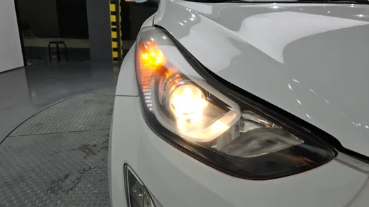 Hyundai 아반떼 1.6 VGT 2013 22