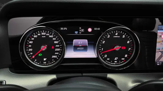 Mercedes-Benz E-Class W213 E200 2016 8