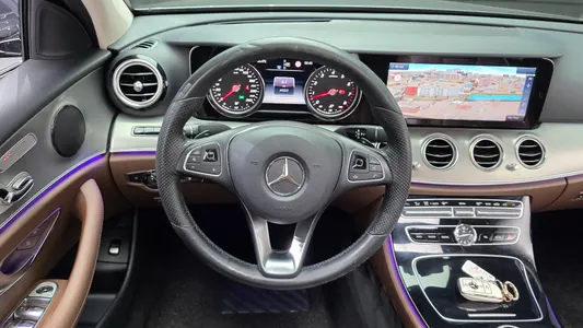 Mercedes-Benz E-Class W213 E200 2016 13