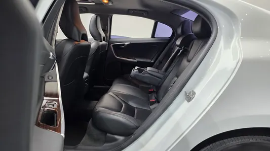Volvo S60 D4 2017 12