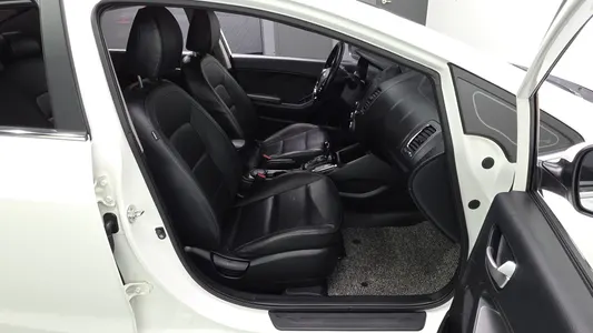 Kia K3 2016 12