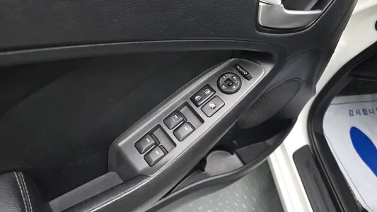 Kia K3 2016 13
