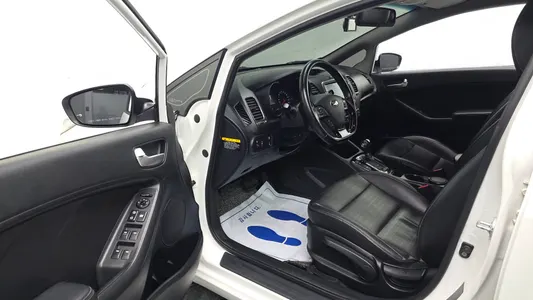 Kia K3 2016 10