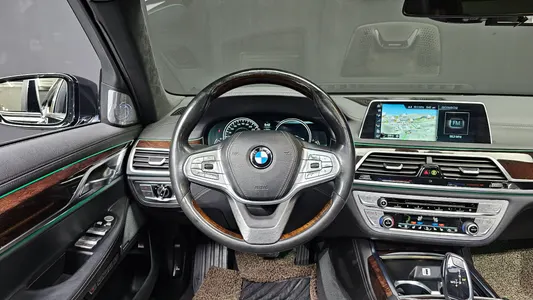 BMW 7 Series (G11) 750Li xDrive 2016 13