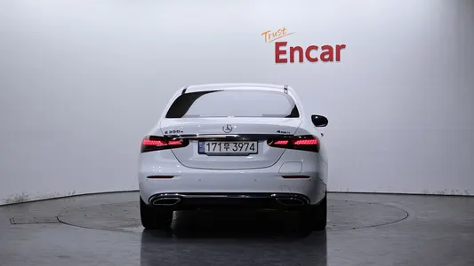 Mercedes-Benz E-Class W213 E300e 4MATIC 2023 4