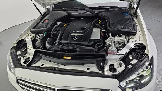Mercedes-Benz E-Class W213 E300e 4MATIC 2023 6