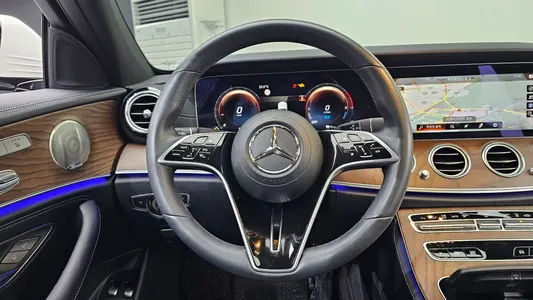 Mercedes-Benz E-Class W213 E300e 4MATIC 2023 13
