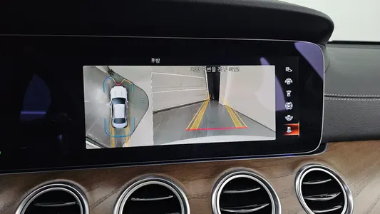 Mercedes-Benz E-Class W213 E300e 4MATIC 2023 15