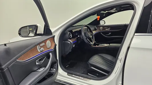 Mercedes-Benz E-Class W213 E300e 4MATIC 2023 10