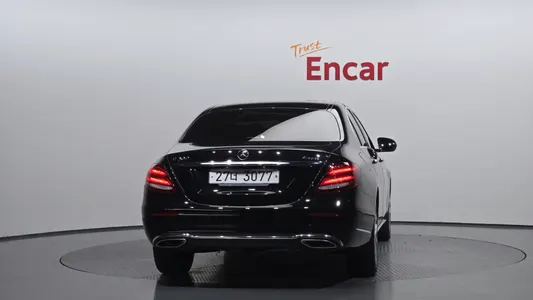 Mercedes-Benz E-Class W213 E300 4MATIC 2019 4