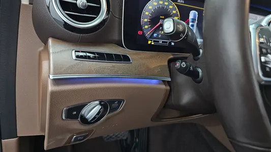 Mercedes-Benz E-Class W213 E300 4MATIC 2019 14