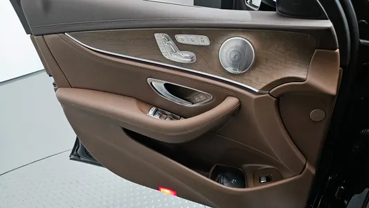 Mercedes-Benz E-Class W213 E300 4MATIC 2019 24