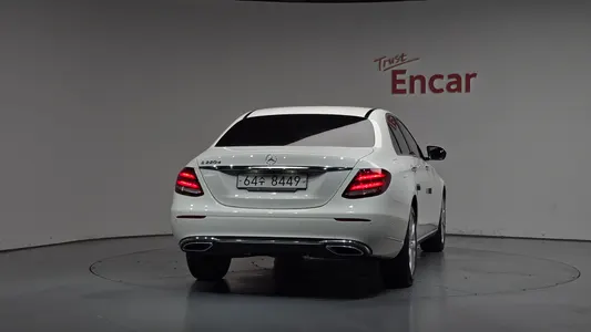 Mercedes-Benz E-Class W213 E220d 2017 4