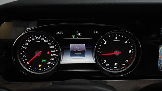 Mercedes-Benz E-Class W213 E220d 2017 8