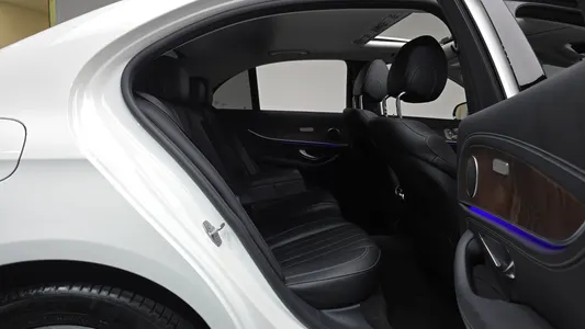 Mercedes-Benz E-Class W213 E220d 2017 12