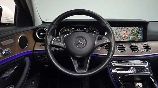Mercedes-Benz E-Class W213 E220d 2017 13