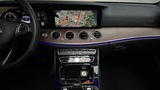 Mercedes-Benz E-Class W213 E220d 2017 14