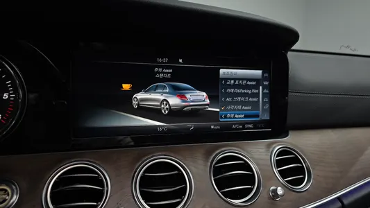 Mercedes-Benz E-Class W213 E220d 2017 18