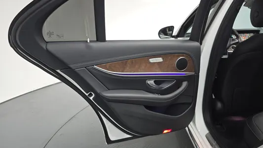 Mercedes-Benz E-Class W213 E220d 2017 26