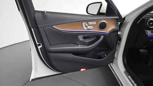 Mercedes-Benz E-Class W213 E220d 2017 29