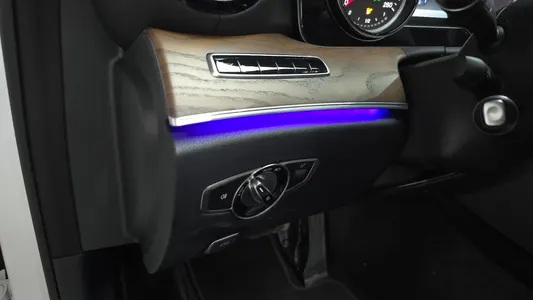Mercedes-Benz E-Class W213 E220d 2017 30