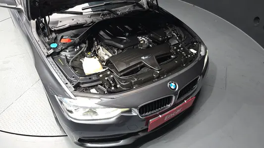 BMW 3 Series (F30) 320d xDrive 2017 6