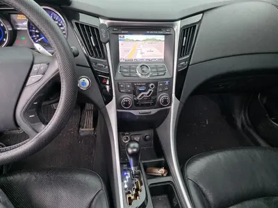 Hyundai YF Y20 2010 18