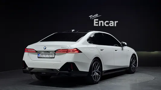 BMW 5 Series (G60) 520i M 2025