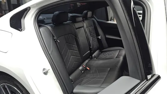 BMW 5 Series (G60) 520i M 2025 26