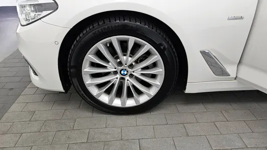 BMW 5 Series (G30) 520d xDrive 2018 5