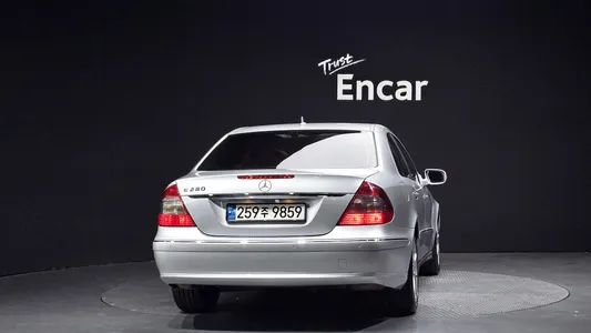 Mercedes-Benz E-Class W211 E280 2009 4