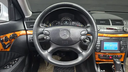 Mercedes-Benz E-Class W211 E280 2009 13