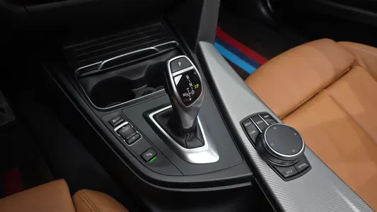 BMW 3 Series (F30) 330i M 2018 9