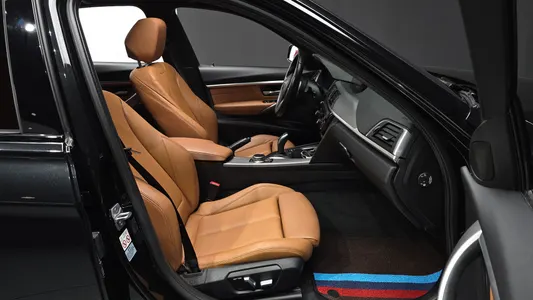 BMW 3 Series (F30) 330i M 2018 12