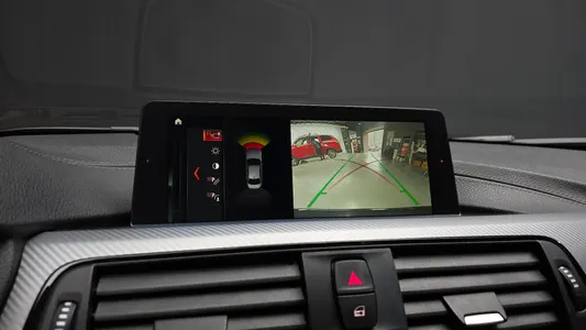 BMW 3 Series (F30) 330i M 2018 16