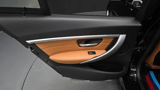 BMW 3 Series (F30) 330i M 2018 25