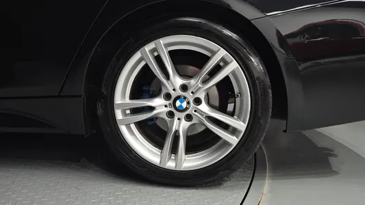 BMW 3 Series (F30) 330i M 2018 21