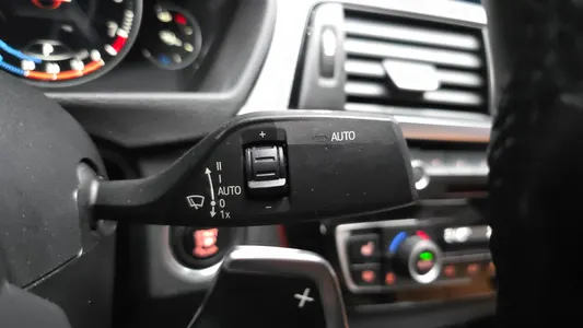 BMW 3 Series (F30) 330i M 2018 29