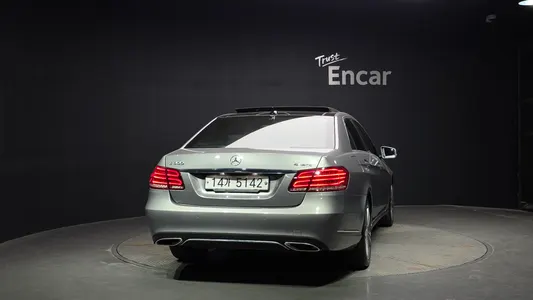 Mercedes-Benz E-Class W212 E300 4MATIC 2014 4