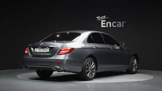 Mercedes-Benz E-Class W213 E300 2017