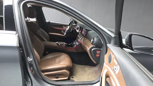 Mercedes-Benz E-Class W213 E300 2017 10