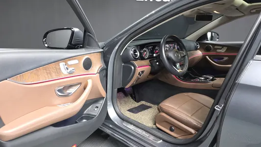 Mercedes-Benz E-Class W213 E300 2017 9