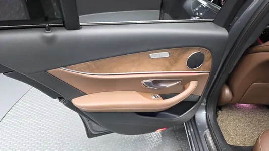 Mercedes-Benz E-Class W213 E300 2017 25