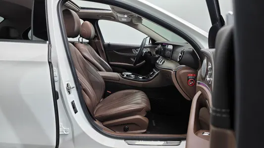 Mercedes-Benz E-Class W213 E300 4MATIC 2018 26