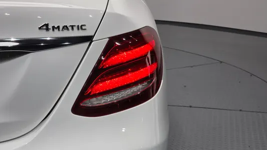 Mercedes-Benz E-Class W213 E300 4MATIC 2018 23